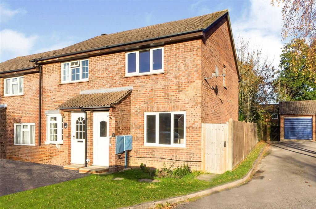 Titchfield Close, Tadley, RG26 2 bed end of terrace house £235,000