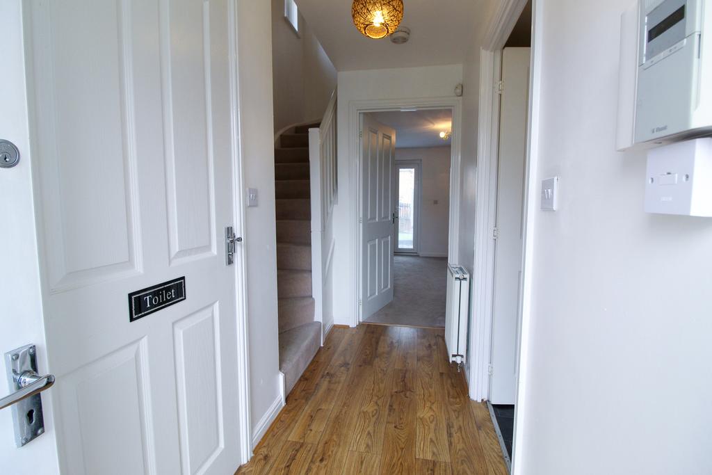 Russell Road, Bathgate EH48 3 bed semidetached house £169,500