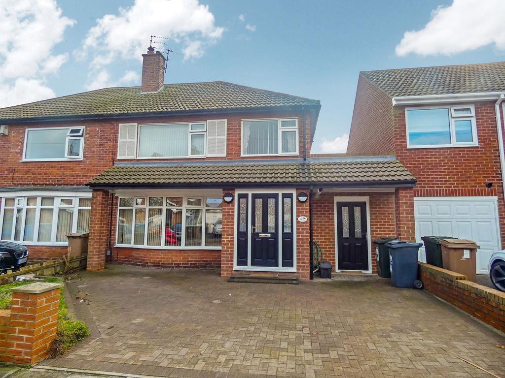 Monkhouse Avenue, North Shields, Tyne and Wear, NE30 3QF 3 bed semidetached house £330,000