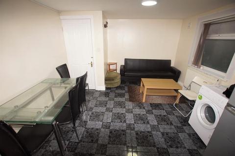 3 bedroom flat to rent - Bristol Road, Selly Oak, Birmingham, B29