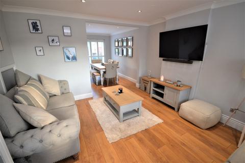 8 Connaught Way, Billericay, CM12 0UN