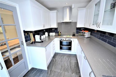 8 Connaught Way, Billericay, CM12 0UN