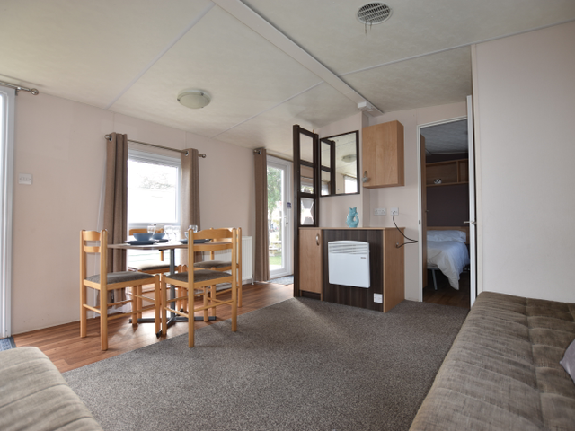 There is a center lounge which allows the owner to