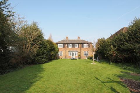 11 Chessington Road, Epsom, KT17 1TS
