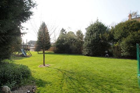 11 Chessington Road, Epsom, KT17 1TS