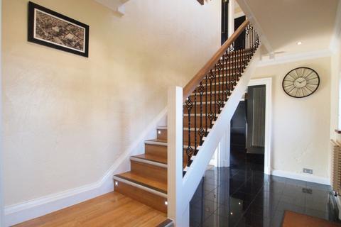 11 Chessington Road, Epsom, KT17 1TS