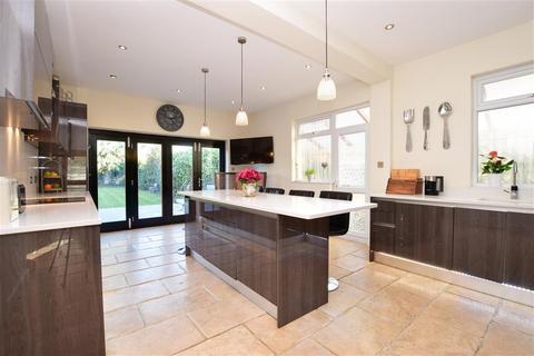 9 Deepdene Avenue, Dorking, RH4 1SS
