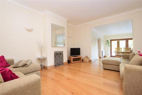 9 Deepdene Avenue, Dorking, RH4 1SS