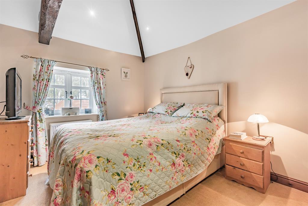 Bedroom 1 (2)