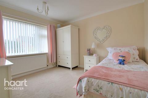 44 Greenleafe Avenue, Wheatley Hills, Doncaster, DN2 5RF