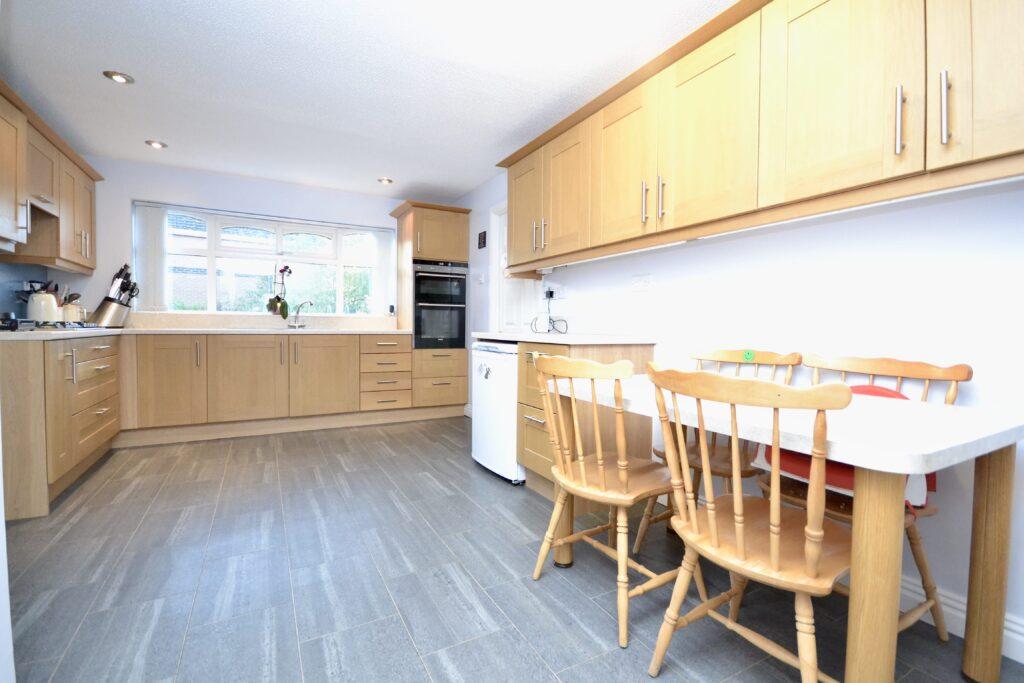 4 Bedroom Detached House for Sale on Navenby Close, Whitebridge Park