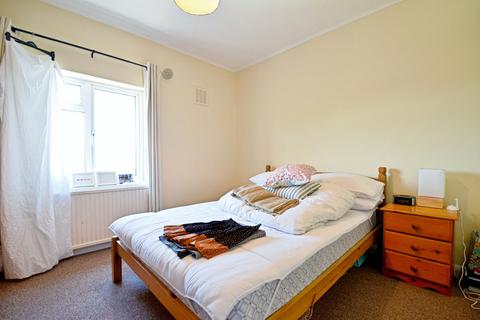 2 bedroom flat for sale, Lordship Lane, London, SE22