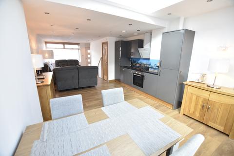 53 Fernside Avenue, Feltham, TW13 7BJ