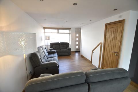 53 Fernside Avenue, Feltham, TW13 7BJ