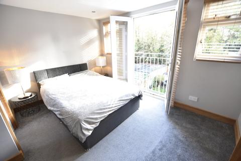 53 Fernside Avenue, Feltham, TW13 7BJ