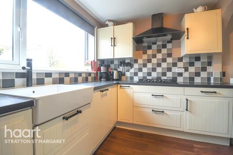 35 Stubsmead, Eldene, Swindon, SN3 3TA