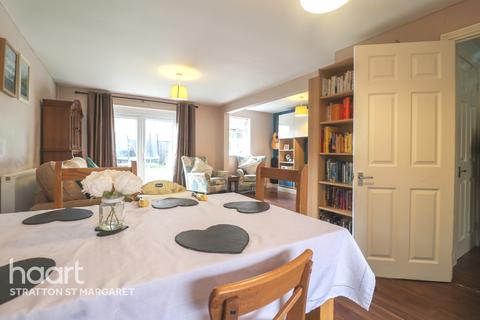 35 Stubsmead, Eldene, Swindon, SN3 3TA