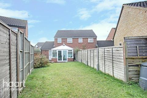 58 The Hedgerows, Stevenage, SG2 7BW