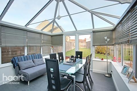 58 The Hedgerows, Stevenage, SG2 7BW