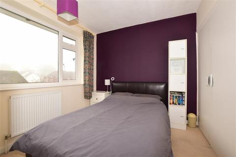 4 Oswald Close, Fetcham, Leatherhead, KT22 9UG