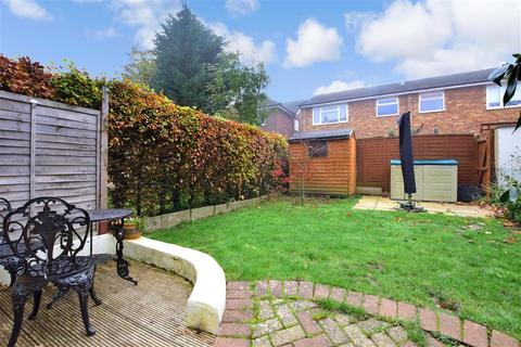 4 Oswald Close, Fetcham, Leatherhead, KT22 9UG