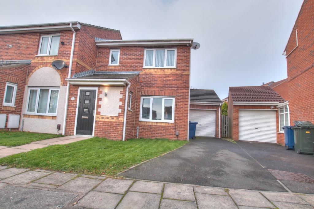 Redewood Close, Slatyford, Newcastle upon Tyne, NE5 2NZ 3 bed semi