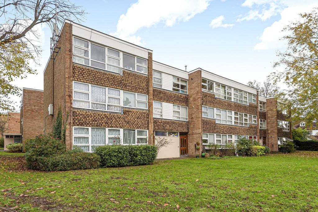 Bucklands Road, Teddington, TW11 1 bed apartment £285,000