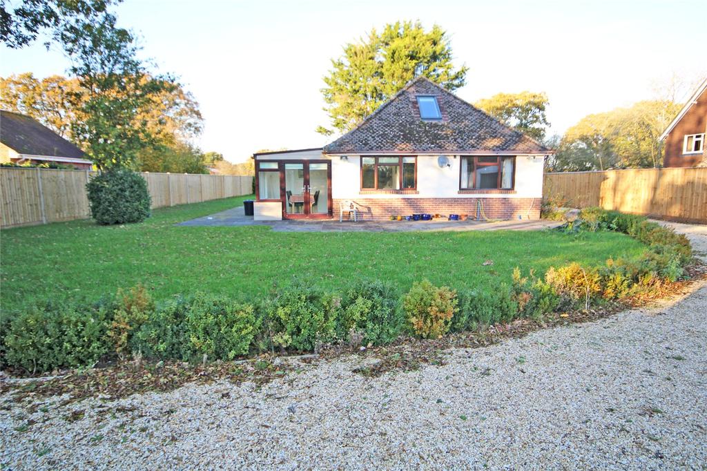 Silver Street, Hordle, Lymington, SO41 4 bed bungalow £650,000