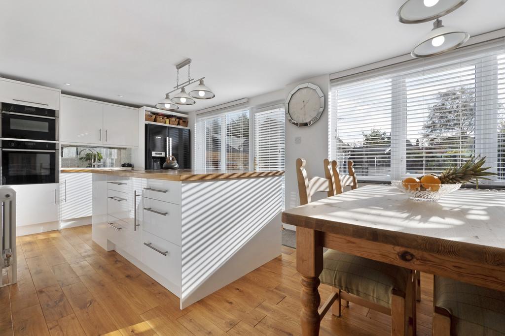 Seventh Avenue, Chelmsford 3 bed detached house £525,000