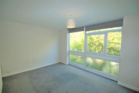 2 bedroom flat to rent, Westergate, 20 Corfton Road