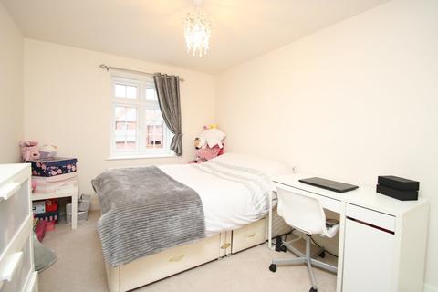 18 Adderley Avenue, Nuneaton, CV10 0DQ