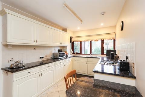 17 Grove Road, Totley, Sheffield, S17 4DJ