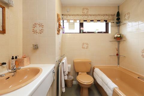 17 Grove Road, Totley, Sheffield, S17 4DJ