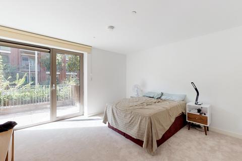 2 bedroom flat to rent, Pendant Court, Royal Crest Avenue