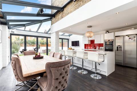 31 Priory Road, Richmond, TW9 3DQ
