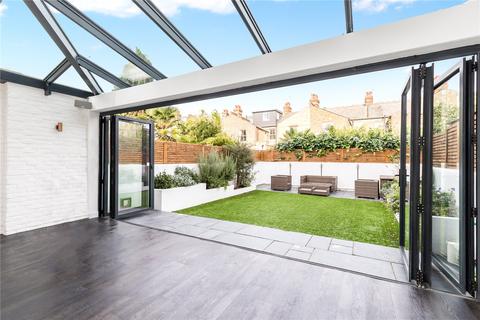 31 Priory Road, Richmond, TW9 3DQ