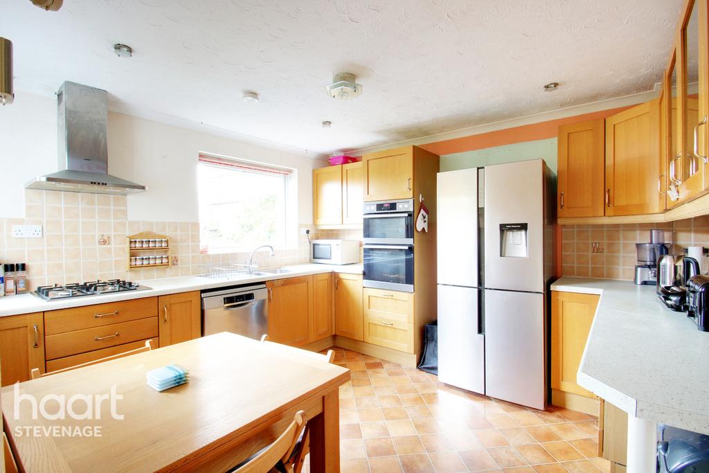Derby Way, Stevenage 2 bed terraced house £260,000
