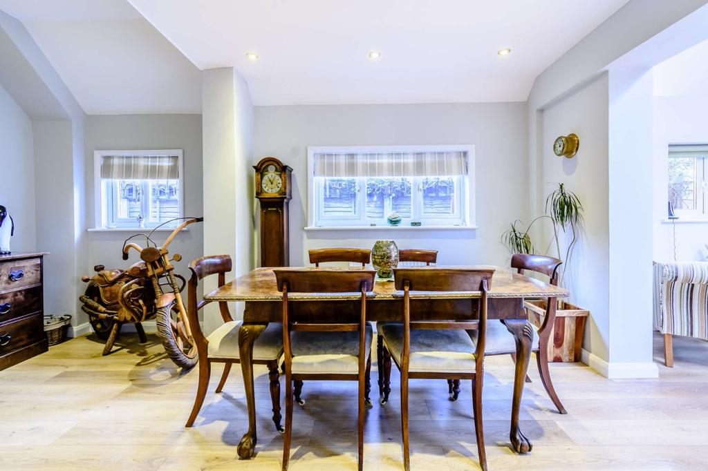 Breakfast Room