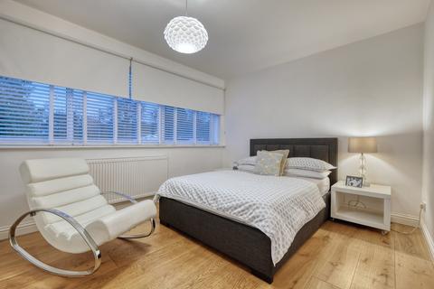 26 Arundel Drive, Worcester, WR5 2HU