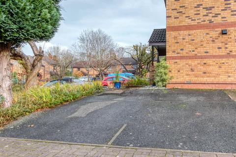 17 Ashmores Close, Redditch, B97 5LP