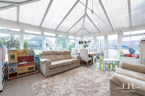 14 Bevan Way, Hornchurch, RM12 6EJ