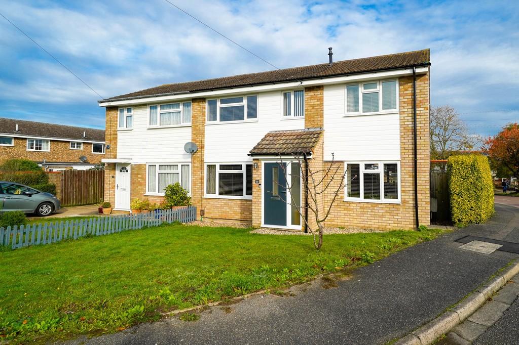 Coombelands, Royston 4 bed semidetached house £400,000