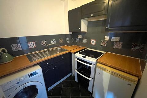 2 bedroom flat to rent, Hareden Road Preston PR2 6LG