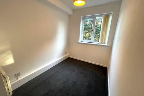 2 bedroom flat to rent, Hareden Road Preston PR2 6LG