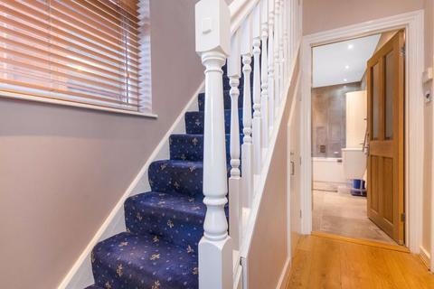 14 Barnehurst Close, Erith, DA8 3NL