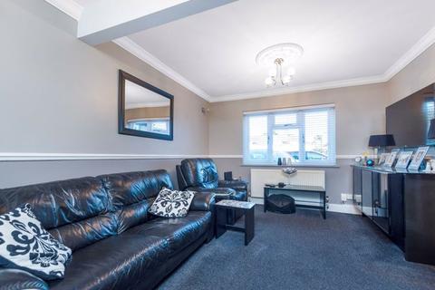 14 Barnehurst Close, Erith, DA8 3NL
