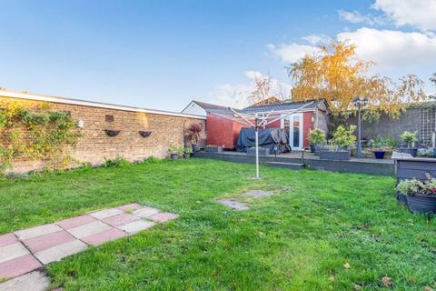 14 Barnehurst Close, Erith, DA8 3NL