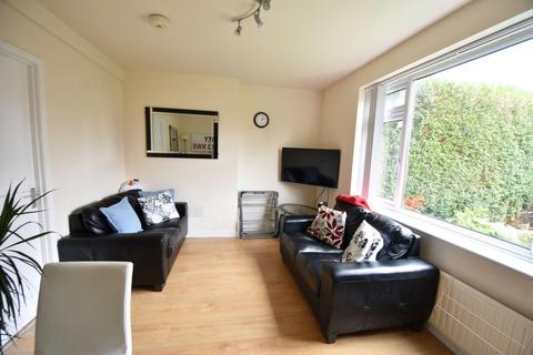 102 Abbey Road, Beeston, Nottingham, NG9 2HP