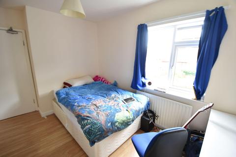 102 Abbey Road, Beeston, Nottingham, NG9 2HP