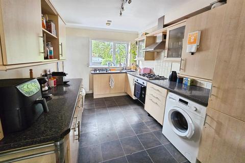 38 Albert Road, Beeston, Nottingham, NG9 2GU